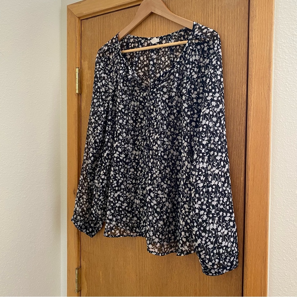 OLD NAVY • Semi-Sheer Floral Long Sleeve Top - Size L - Picture 10 of 16